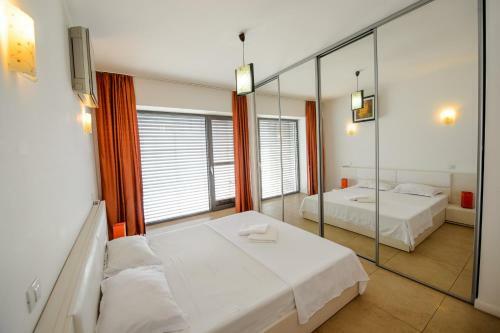 Apartment White Tudors Residence Mamaia
