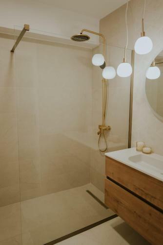 Luxury Apartment Iosia Residence