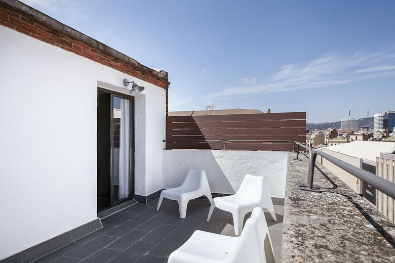 Fira Centric Apartments By Gaiarooms