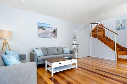Sea Spray Retreat- Pool, Beach, Table Tennis