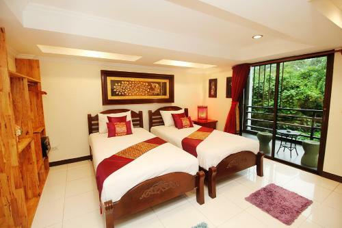 Hotel Sky Silk Decoration House