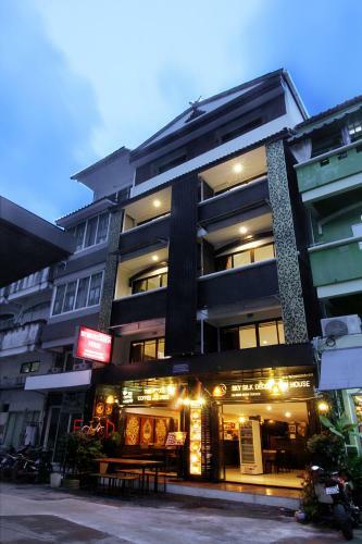Hotel Sky Silk Decoration House