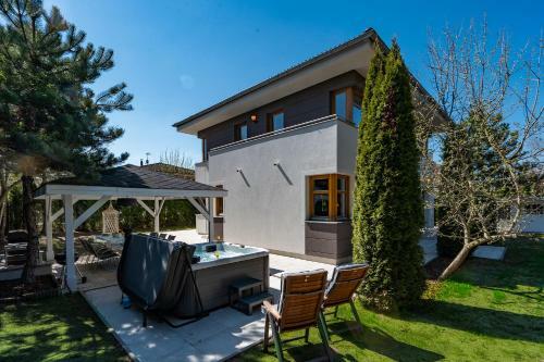 Serenity Prague Villa With Garden Jacuzzi
