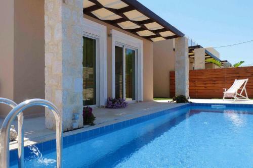 Villa In Nopigia With Pool