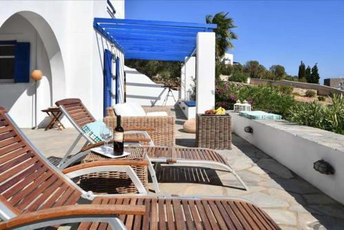 Villa Blue & White At Golden Beach