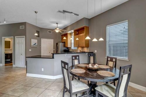 Stunning Beach Home With Rooftop Deck!!