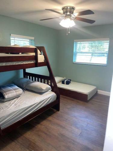 Charming 4br Home 10mins Away From Beaches!