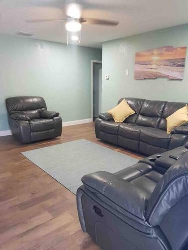 Charming 4br Home 10mins Away From Beaches!
