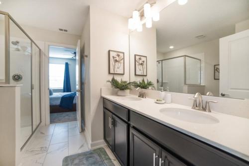 8812cruden Villa