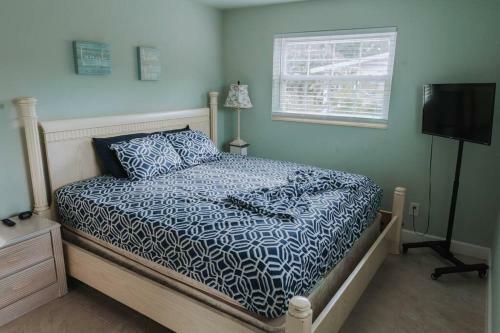 2 Mi To Beach Modern 4 Bedroom Tropical Escape