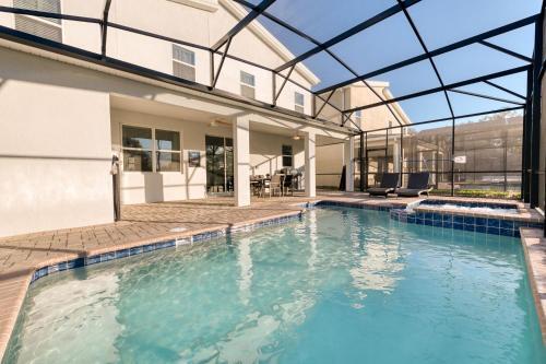 Beautiful Home With Game Room