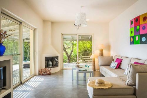 Kaminia Beach Villa