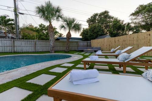 *new* The Palm Garden - Bright, Tropical Retreat!