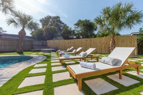 *new* The Palm Garden - Bright, Tropical Retreat!