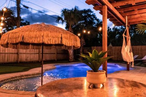 *new* The Palm Garden - Bright, Tropical Retreat!