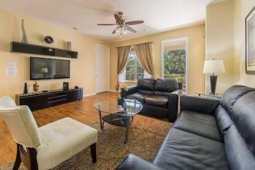 Vc6-106 3 Bedroom Great Location Lakeview