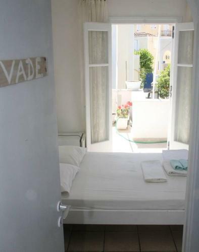 Posada Levante, Colours And Aromas Of Spetses