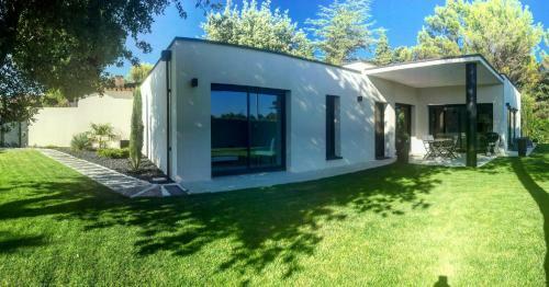 Villa Moderne En Provence
