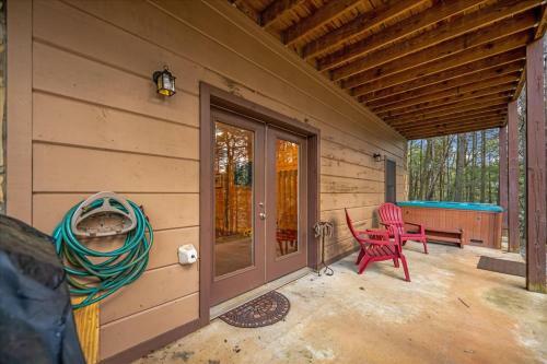 Rising Trout Lodge- Beautiful Cabin On Fightingtown Creek, Firepit, Pet Friendly