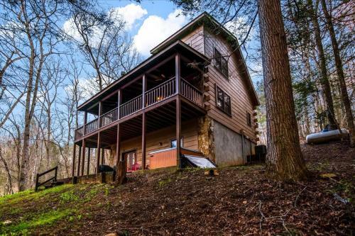 Rising Trout Lodge- Beautiful Cabin On Fightingtown Creek, Firepit, Pet Friendly