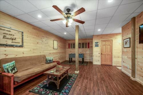 Rising Trout Lodge- Beautiful Cabin On Fightingtown Creek, Firepit, Pet Friendly