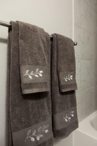 Chateau Allegra-sleep 8-clean, Spacious, & Stylish
