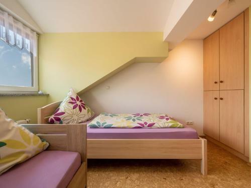 Inviting Apartment In Glei�enberg With Garden