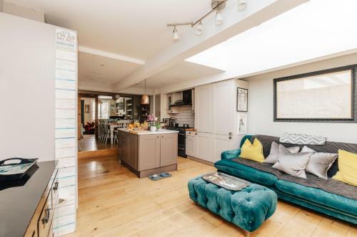 Wood House - Pet Friendly