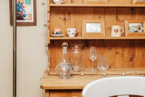 Wood House - Pet Friendly