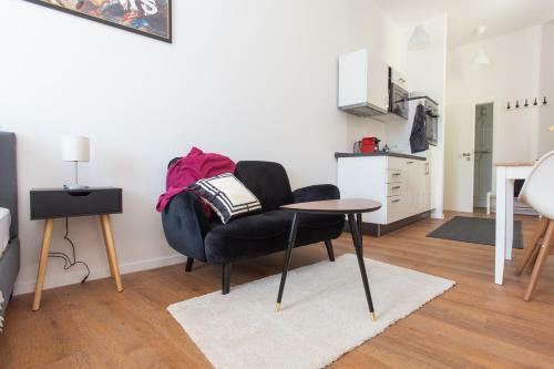 Full House Apartment Hotel