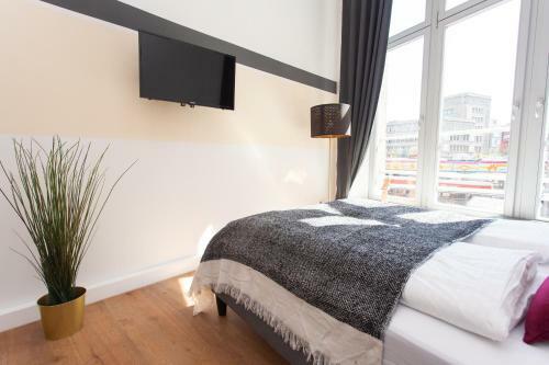 Full House Apartment Hotel