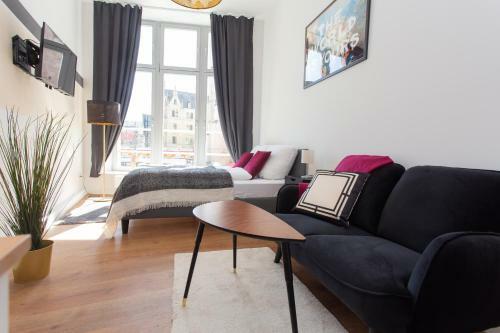 Full House Apartment Hotel