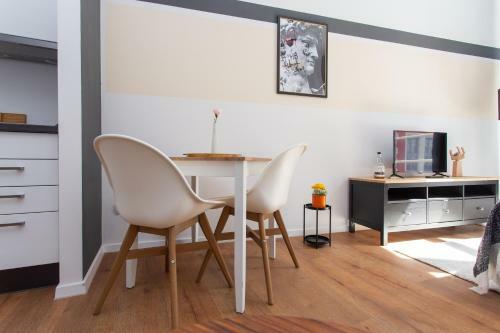 Full House Apartment Hotel