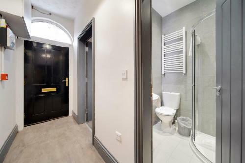 Villa *new 'magee Town House' Sleeping 11 Guests