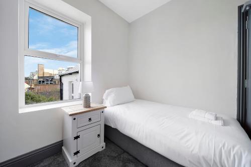 Villa *new 'magee Town House' Sleeping 11 Guests