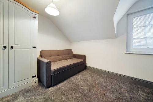Villa *new 'magee Town House' Sleeping 11 Guests