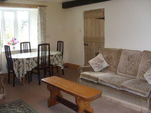 East Hook Holiday Cottages - Daisy Cottage