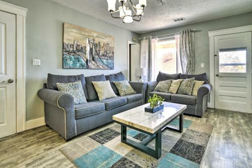 Apartamento Convenient Apt Balcony And Electric Fireplace!