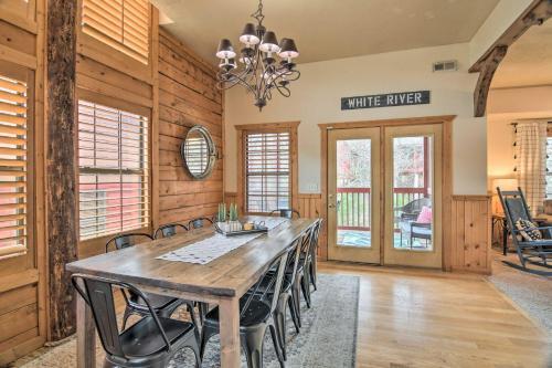 Log Cabin With Fireplace, Walk To Branson Strip