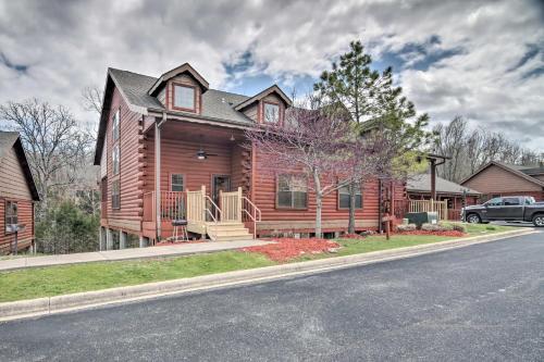 Log Cabin With Fireplace, Walk To Branson Strip