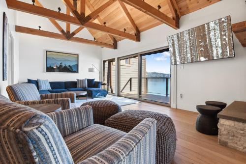 Lakefront Luxury