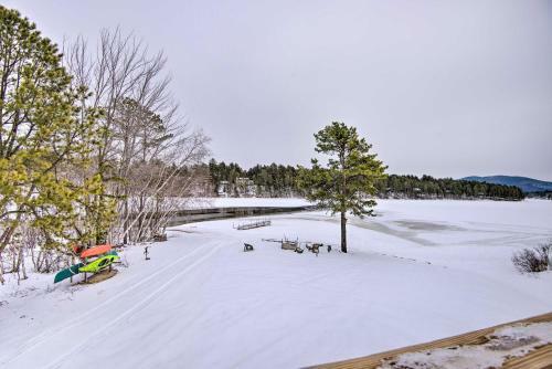 Idyllic Lakefront Escape With Fire Pit And Grill!