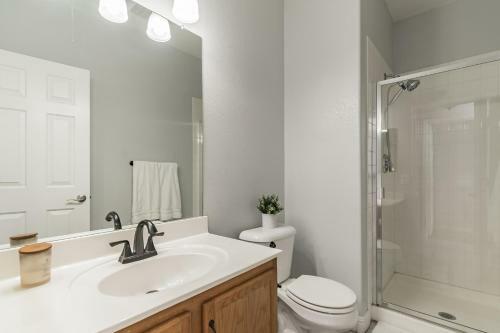 Beautiful Summerlin Home With Private Pool! Home
