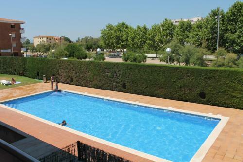 Apartment In L'estartit 450 M From The Beach