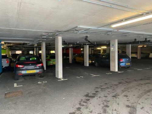 Unrivalled Location Five Star Worcester Apartment