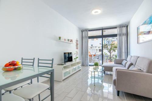Central 2 Bedroom Apartment Playa de Las Americas