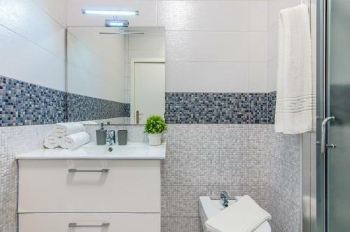Central 2 Bedroom Apartment Playa de Las Americas