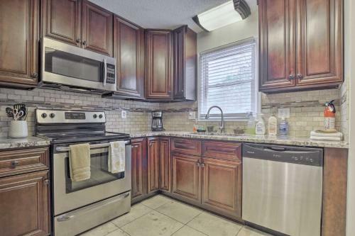 Updated Raleigh Home With Deck Family Friendly