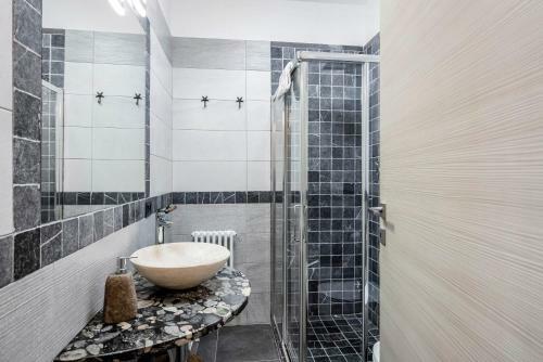 Apartamento Villa Lice - Sciacchetr�