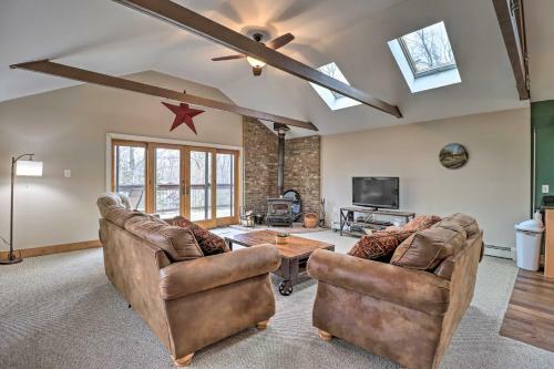 Lake Harmony Abode With Deck And Grill - Walk To Lake!